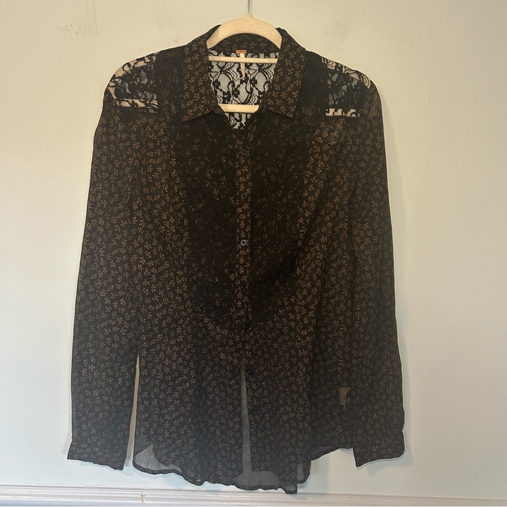 Free People Black and Gold Button Front Sheer Lace Long Sleeve Blouse Sz Medium